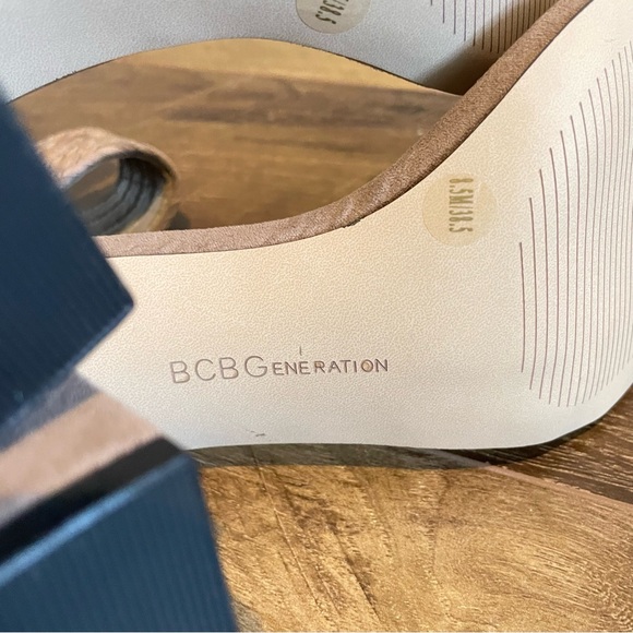 BCBGeneration Calizi Sandals Size 8.5M Suede Leather Block Heel Open Toe Fringe - Picture 7 of 10